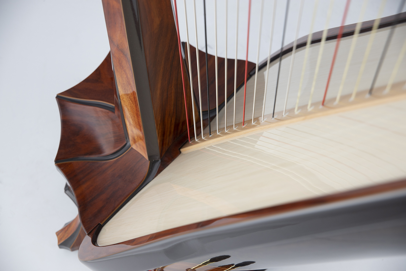 Salvi-WhitneyEP-detail-2